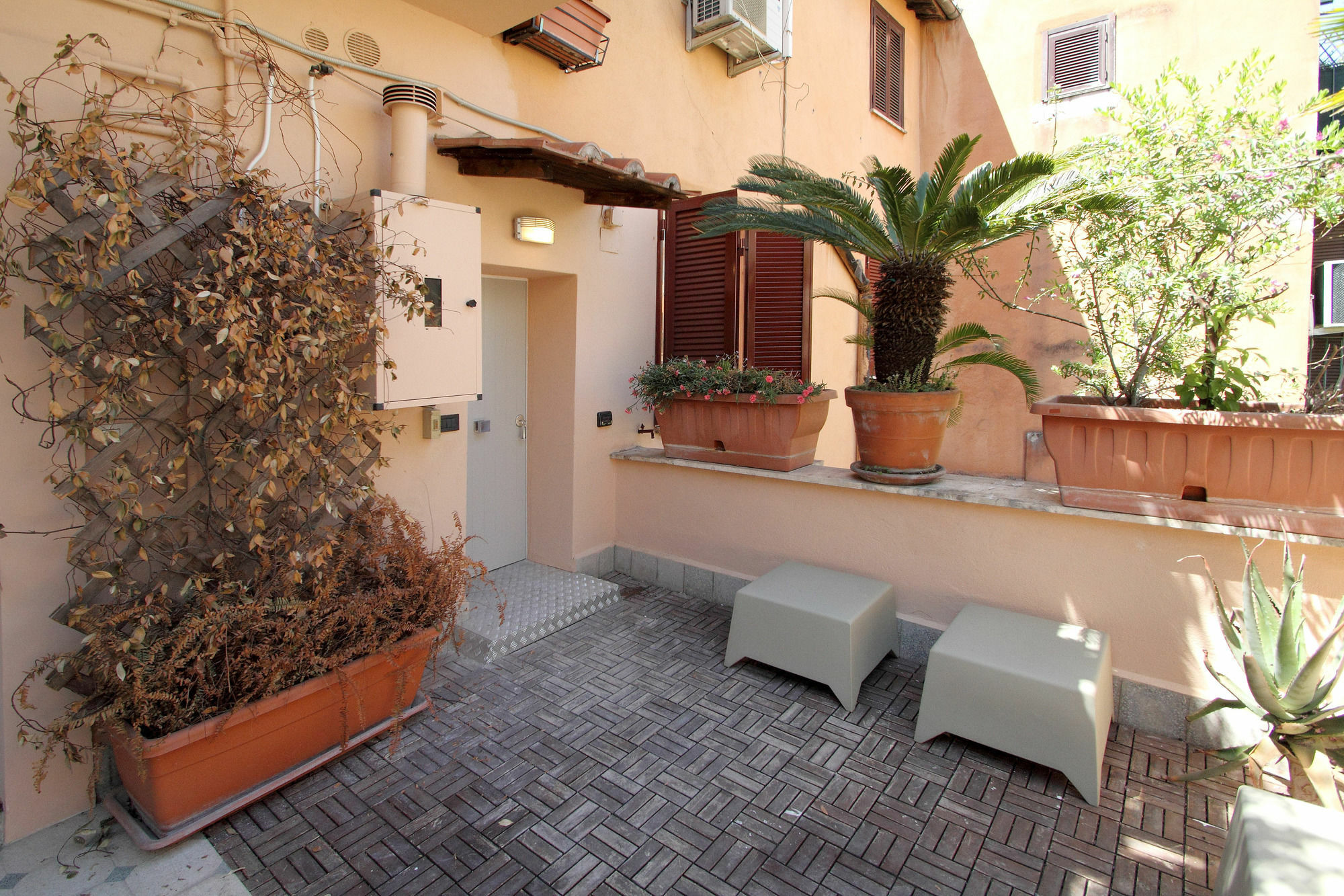 Lhp Suite Roma Trastevere Bagian luar foto